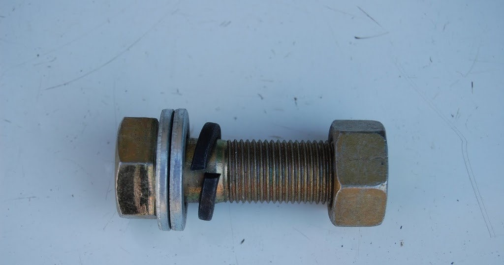 купить Болт М16х55х1.5 седельного устройства в сборе